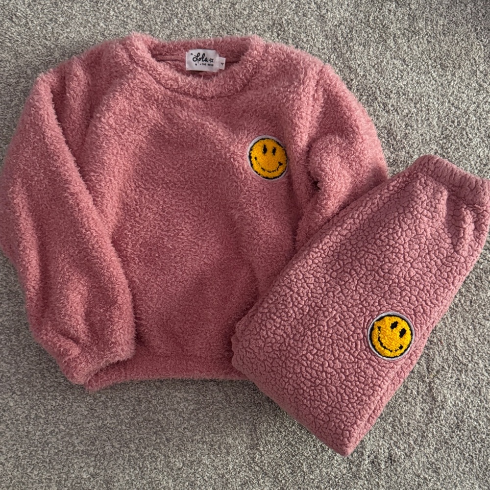 Lola + The Boys Pink Fuzzy Set